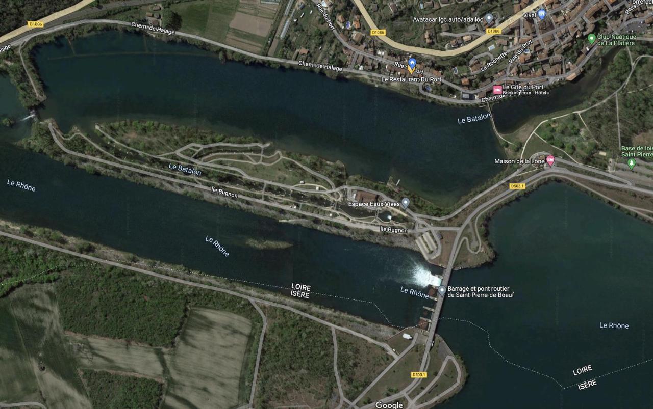 Le Gite Du Port Saint-Pierre-de-Boeuf Екстериор снимка