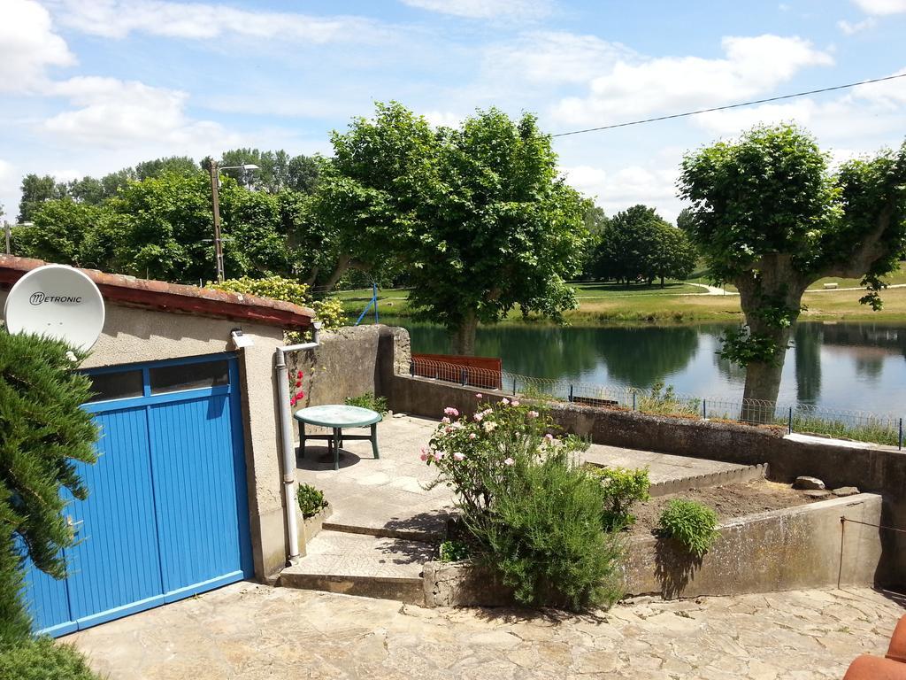 Le Gite Du Port Saint-Pierre-de-Boeuf Стая снимка